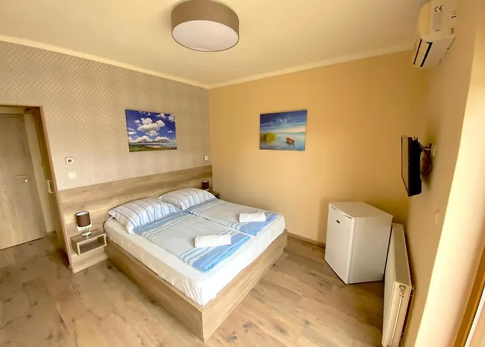 Unio Vendeghaz 2 4* Siófok