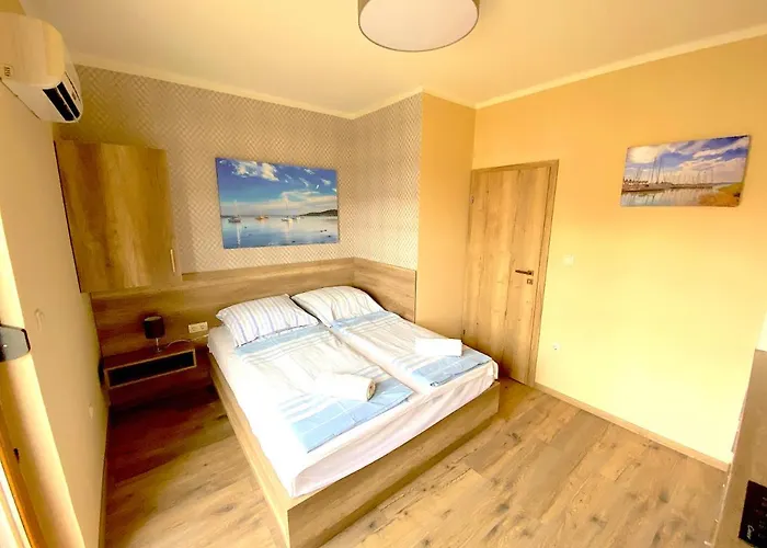 Unio Vendeghaz 2 4* Siófok